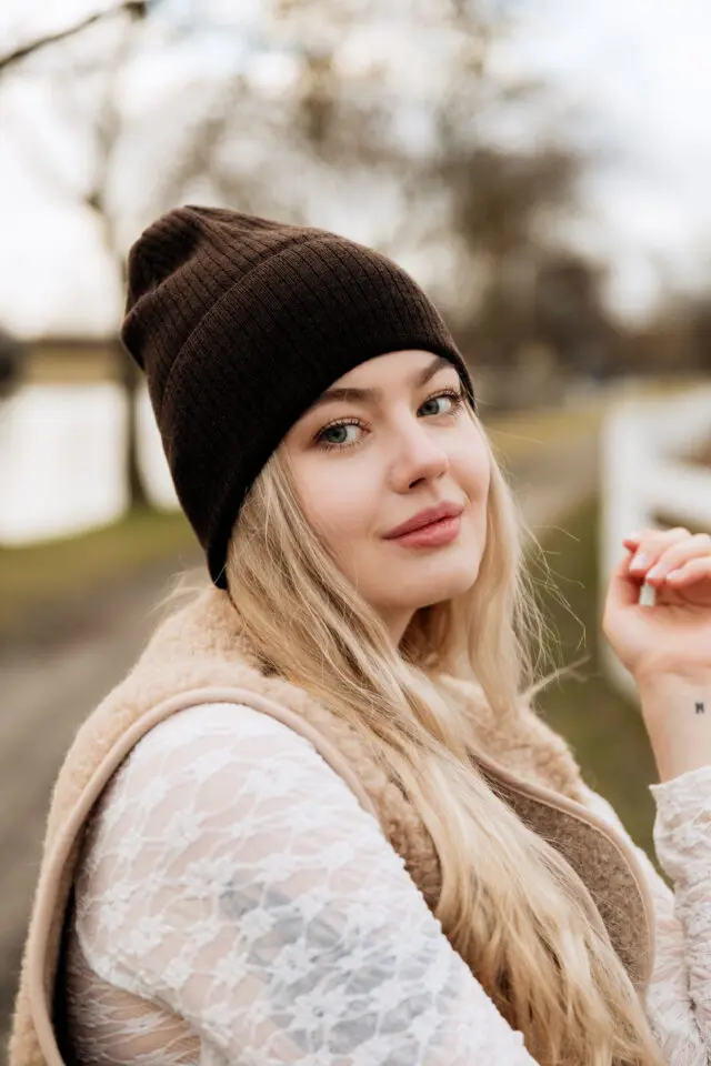 CZAPKA DAMSKA WEŁNA MERINO - CZEKOLADOWA