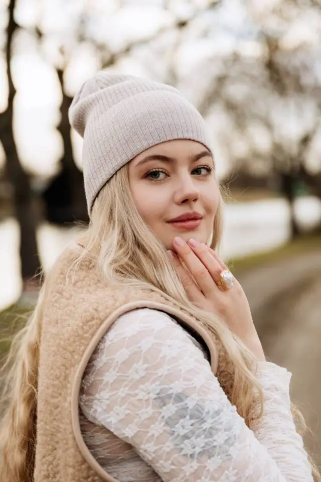 CZAPKA DAMSKA WEŁNA MERINO - PIASKOWA